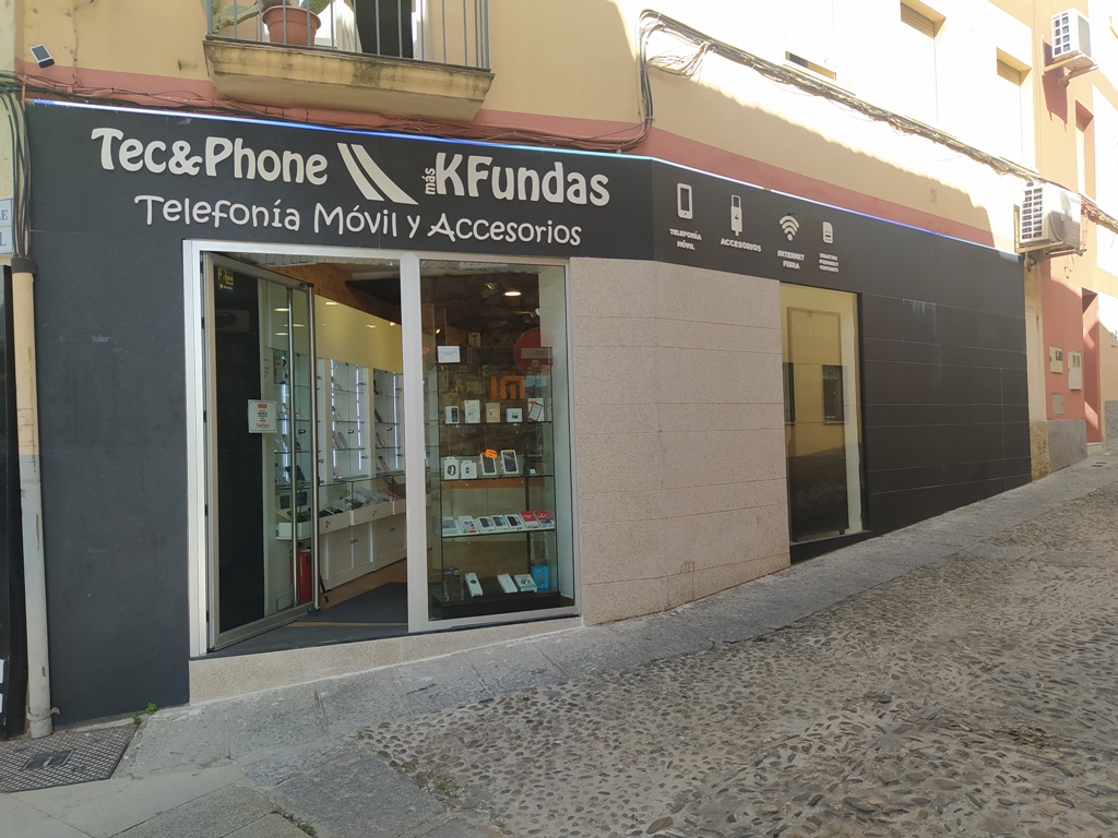 Interior tienda TEC&PHONE Plasencia